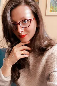 marissa_huber_book_TheMotherhoodOfArt.jp