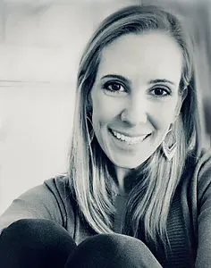 marissa_huber_book_TheMotherhoodOfArt.jp